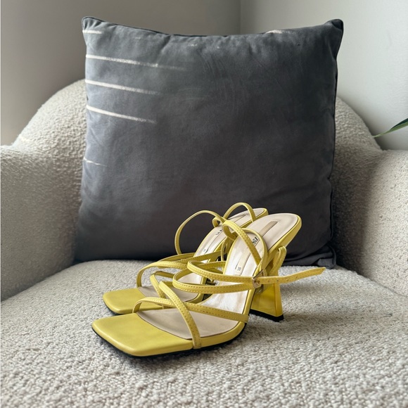 ZARA Strappy Heels - Picture 2 of 3